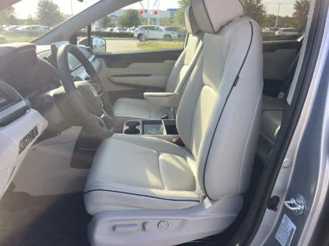 Certified 2026 Honda Odyssey Touring image 11