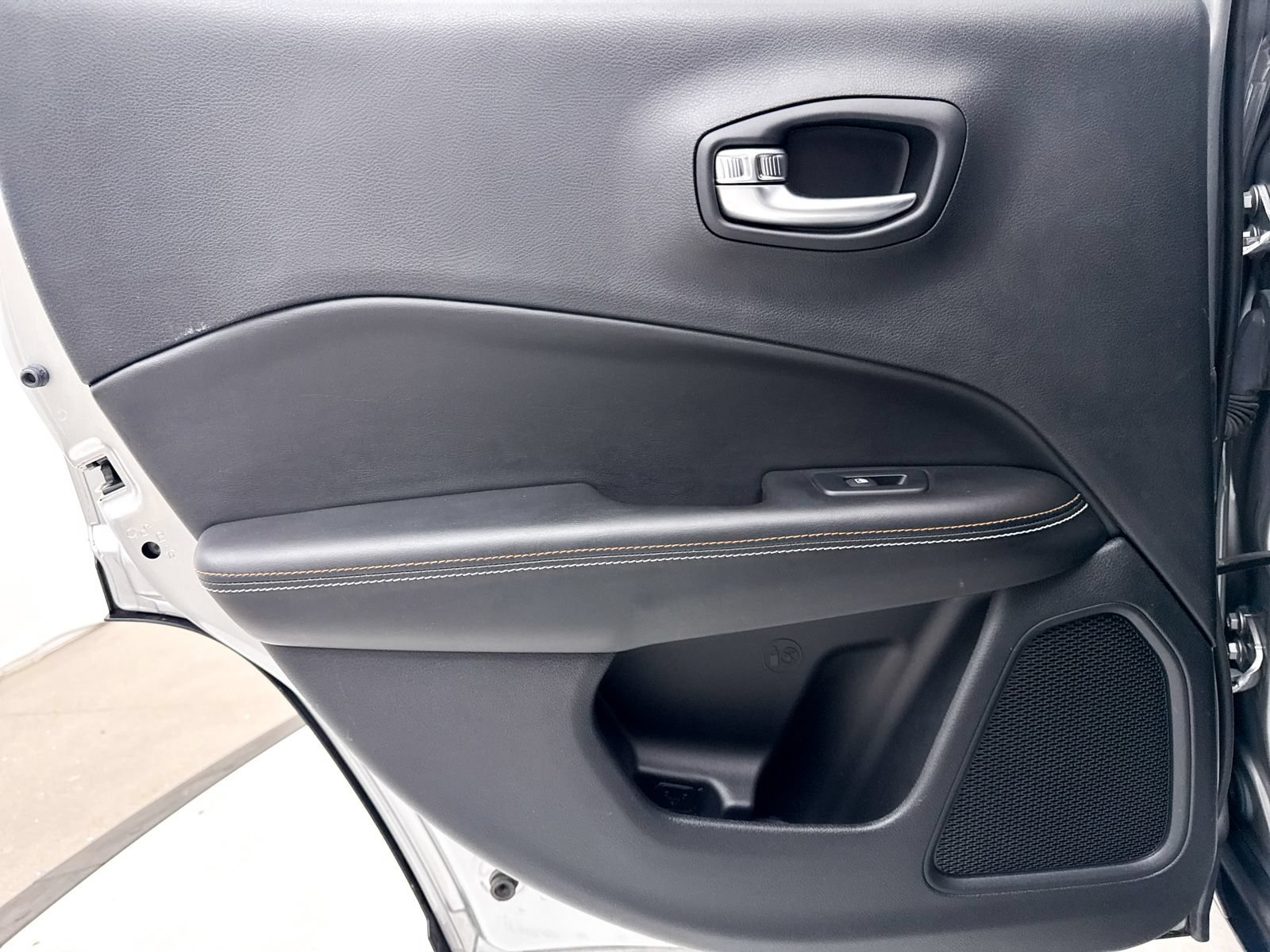 Used 2019 Jeep Compass Sport w/ Tech Group FWD image 28