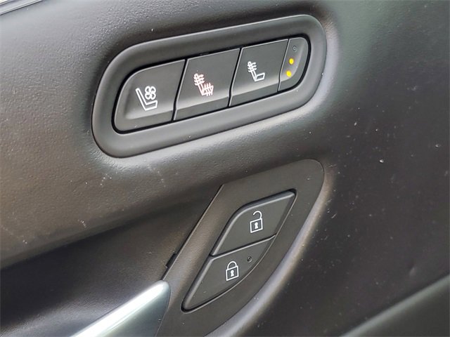 Used 2023 Cadillac Escalade Premium Luxury Platinum image 17