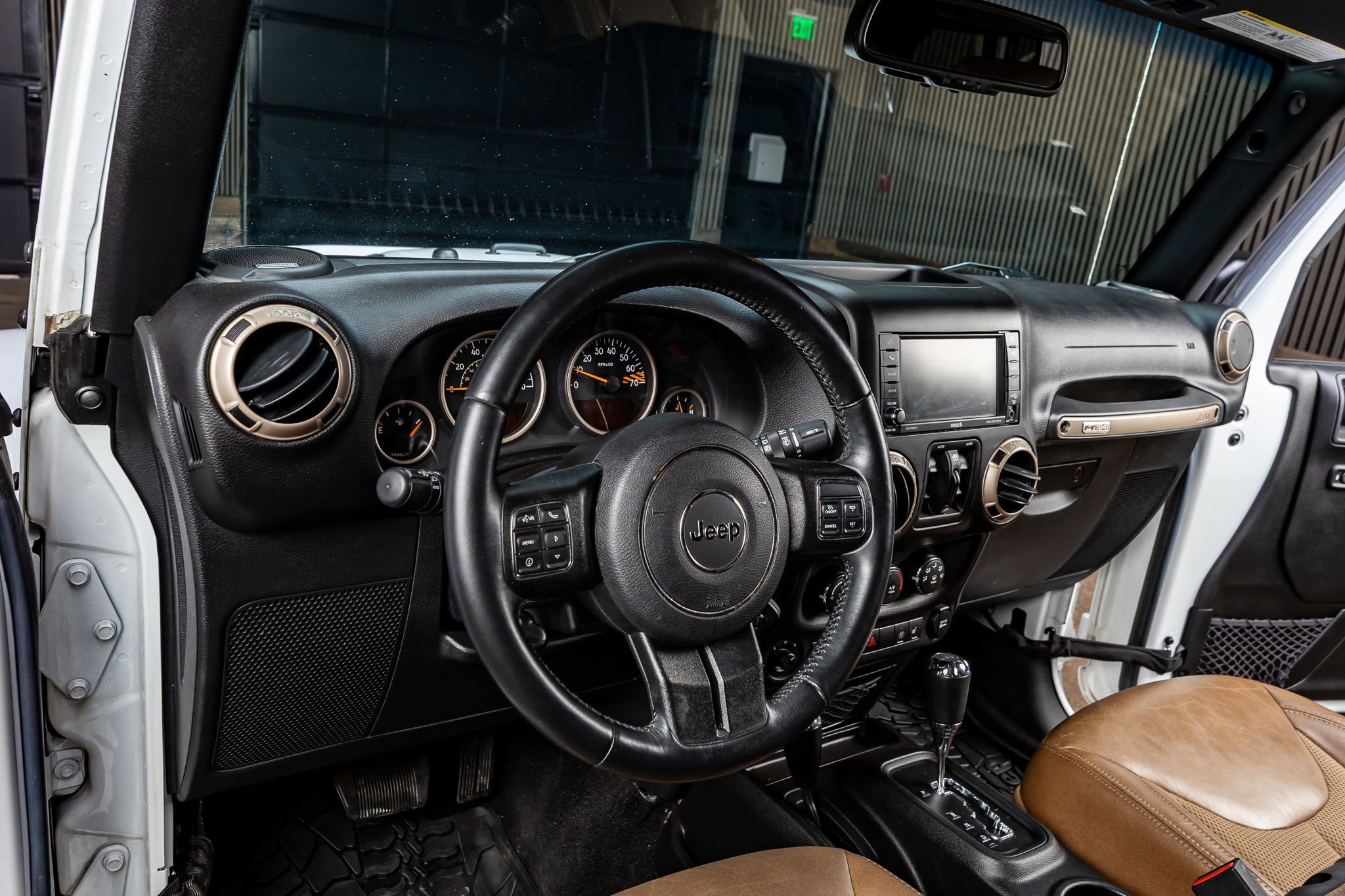 Used 2017 Jeep Wrangler Unlimited Sahara image 15