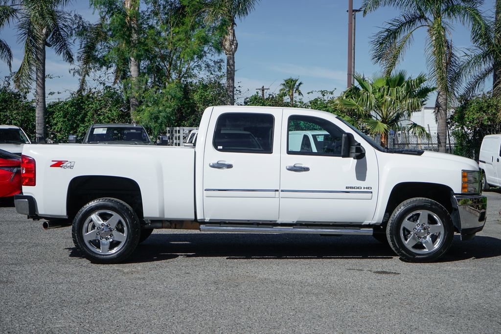 Used 2014 Chevrolet Silverado 2500 LT w/ Custom Sport Truck Package image 10
