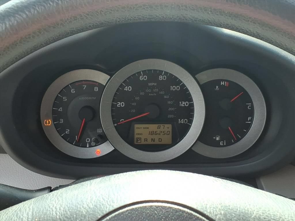 Used 2006 Toyota RAV4 4WD image 21