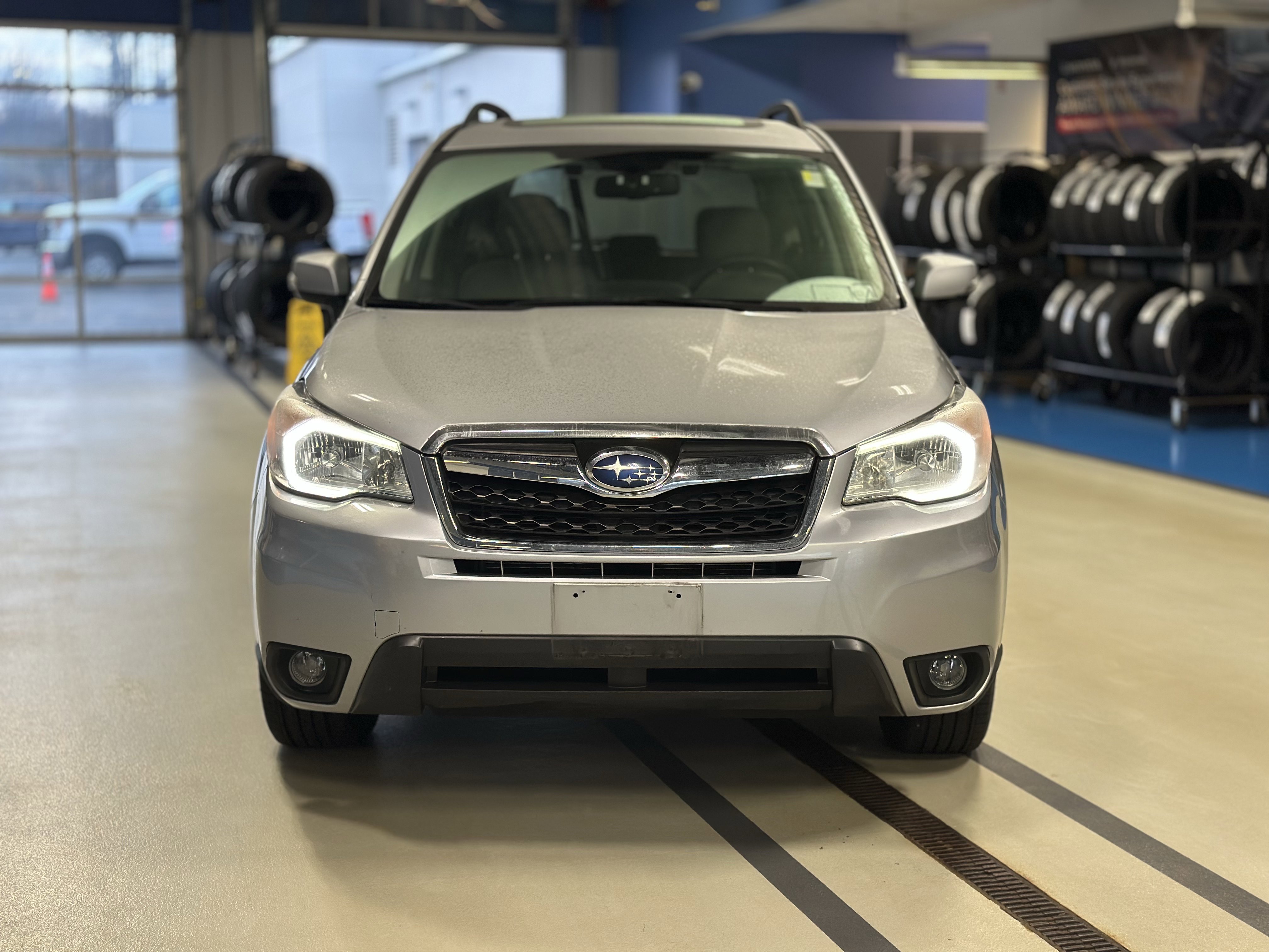 Used 2016 Subaru Forester 2.5i Touring w/ Eyesight & Navigation System image 2