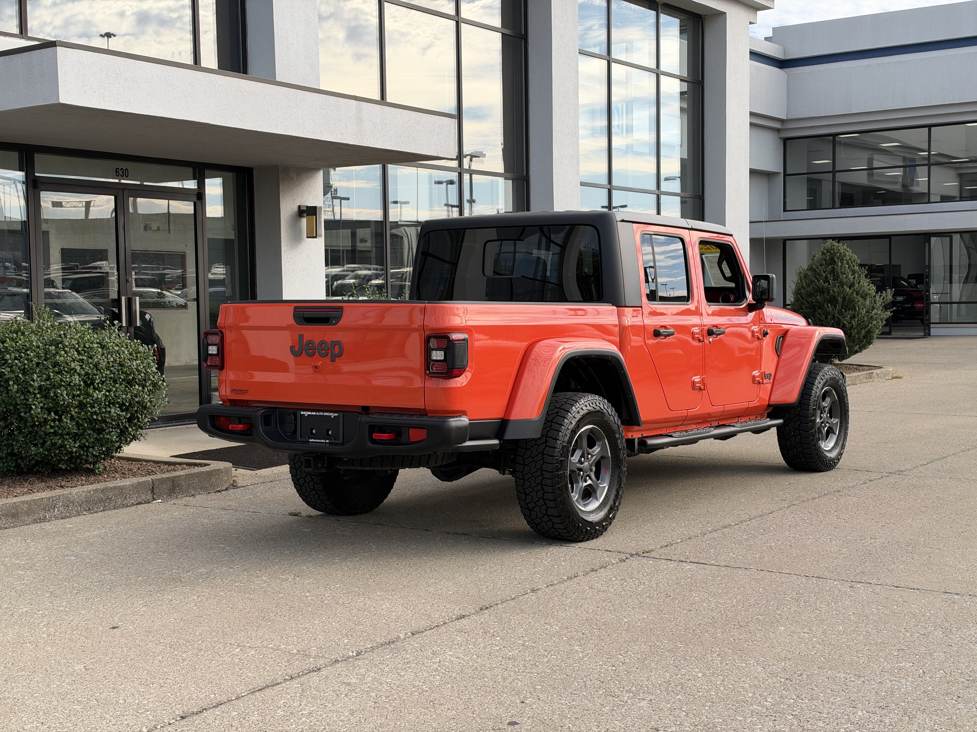 Used 2023 Jeep Gladiator Rubicon w/ LED Lighting Group AWD/4WD image 4