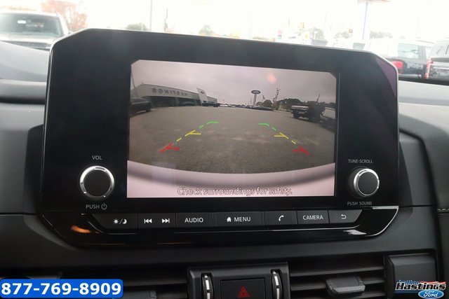 Used 2025 Nissan Pathfinder S image 24