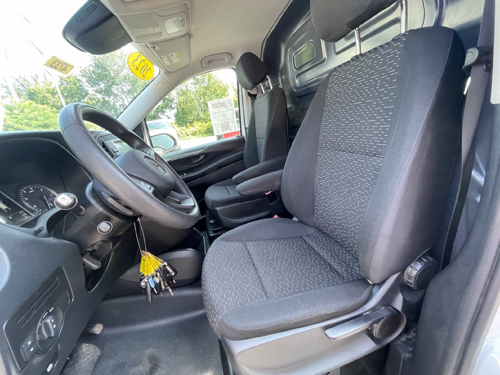 Used 2023 Mercedes-Benz Metris image 18