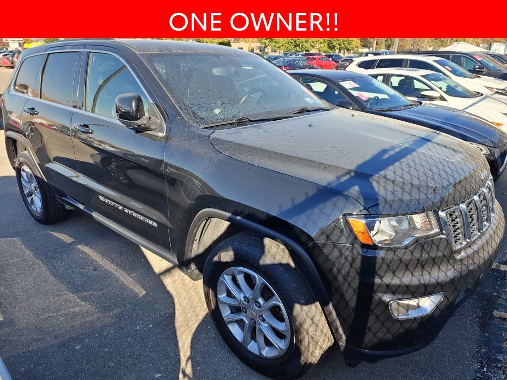 Used 2022 Jeep Grand Cherokee Laredo X AWD/4WD image 3