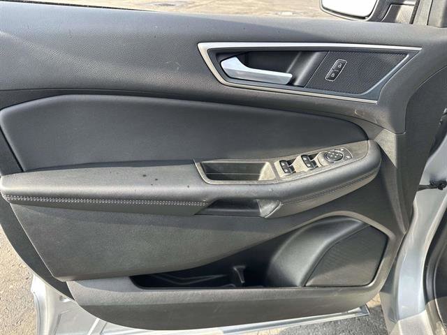 Used 2024 Ford Edge SEL w/ Convenience Package image 9