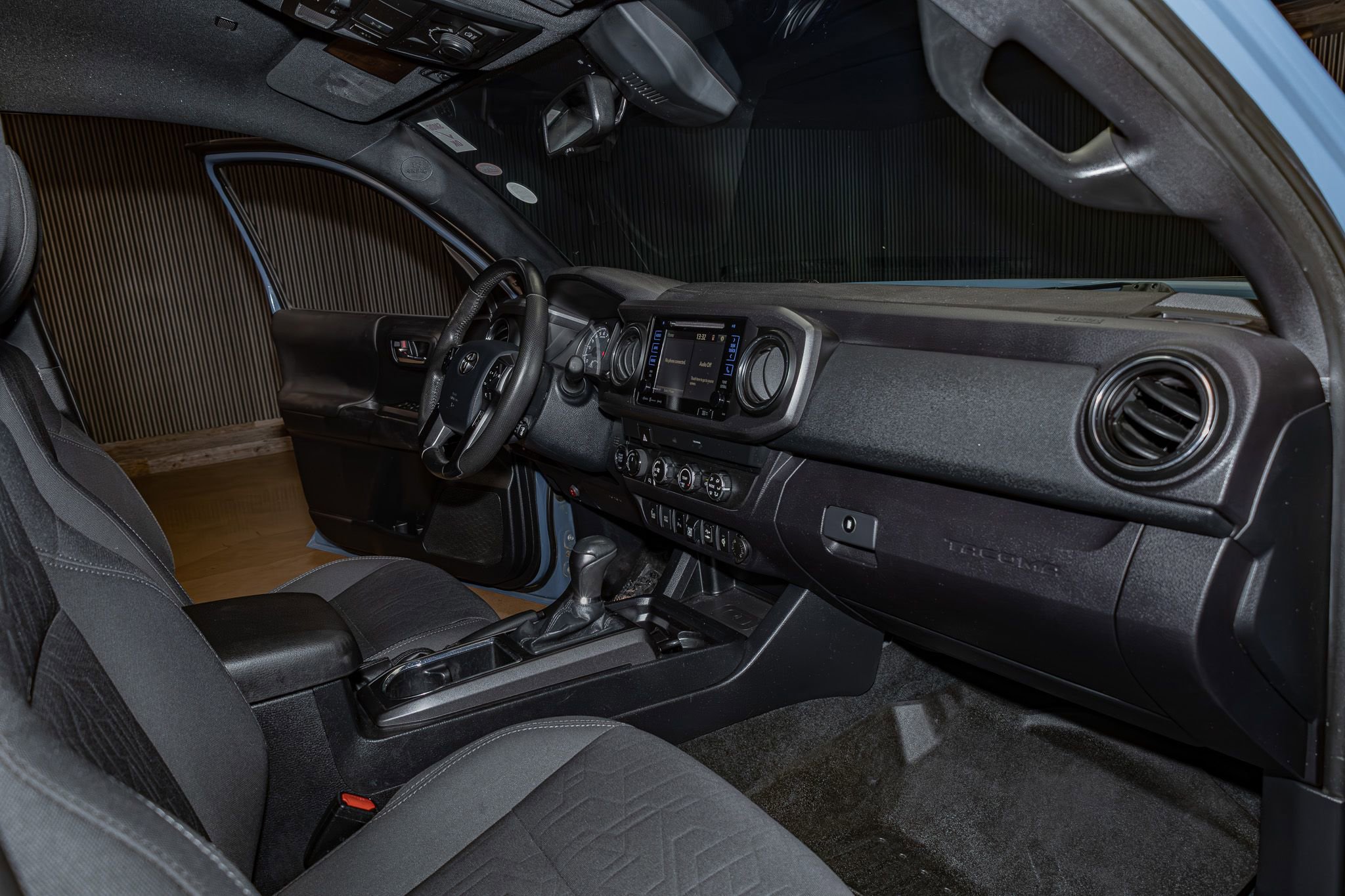 Used 2019 Toyota Tacoma TRD Off-Road w/ Technology Package image 17