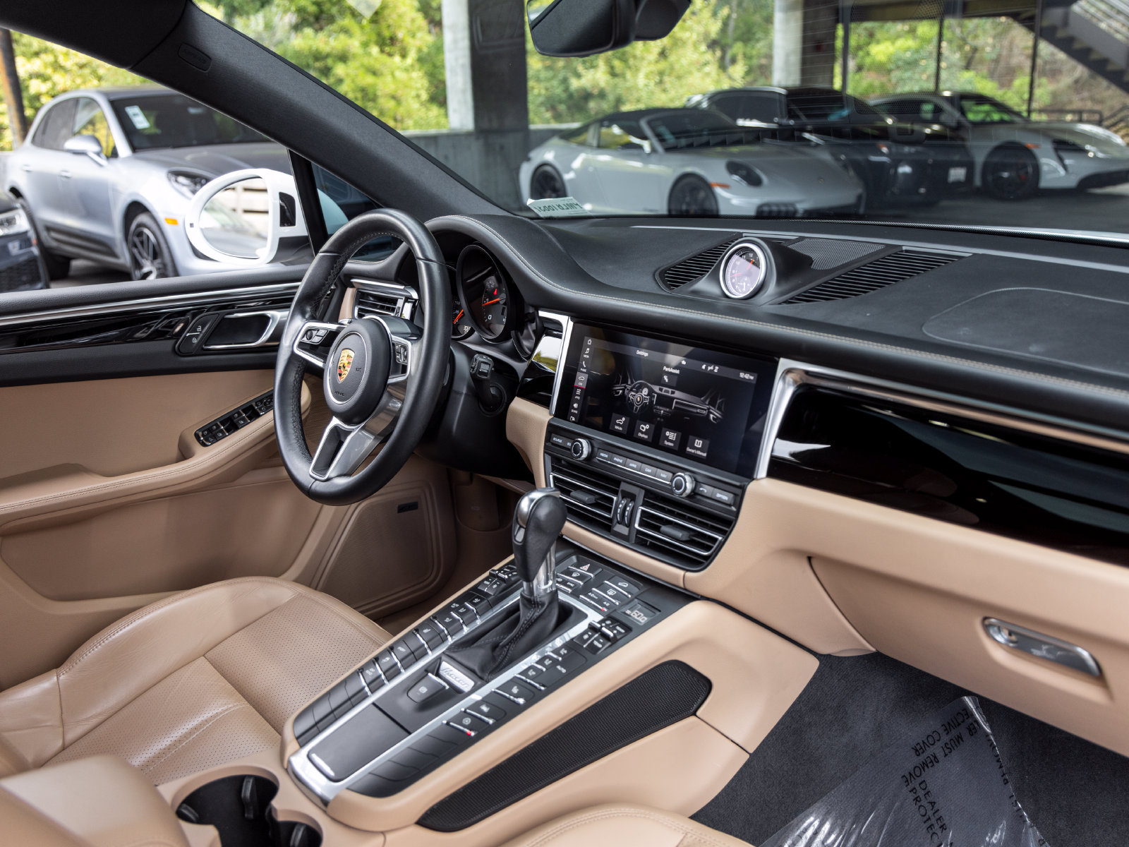 Certified 2021 Porsche Macan AWD/4WD image 63