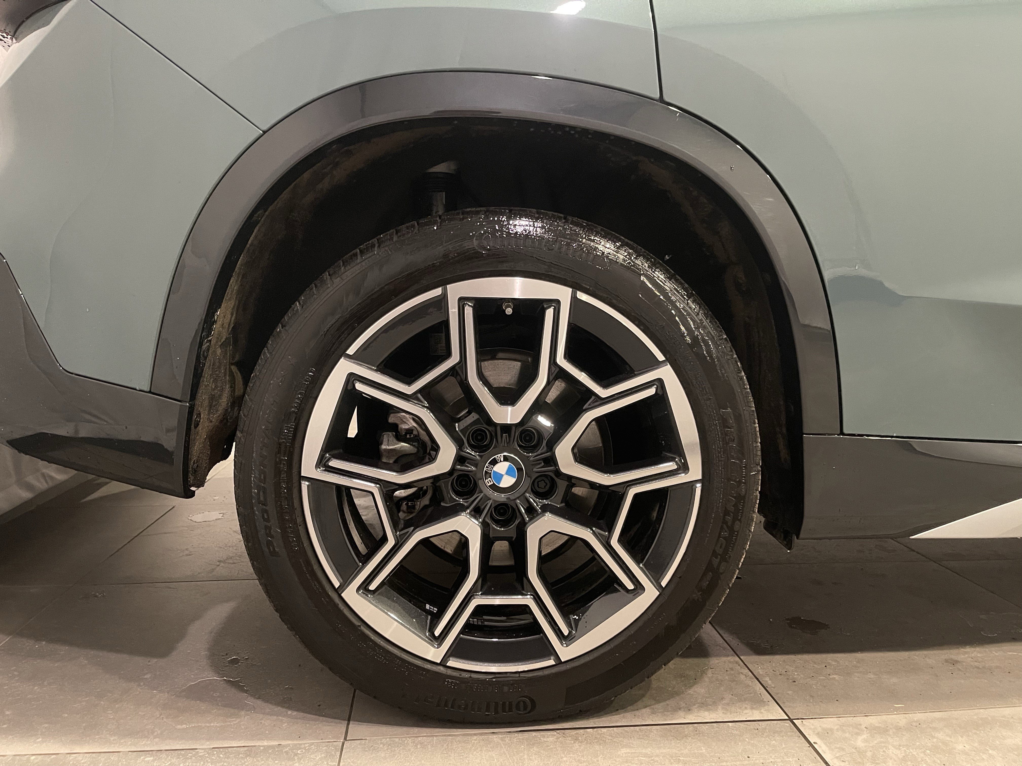 Used 2025 BMW X1 xDrive28i w/ Technology Package image 9