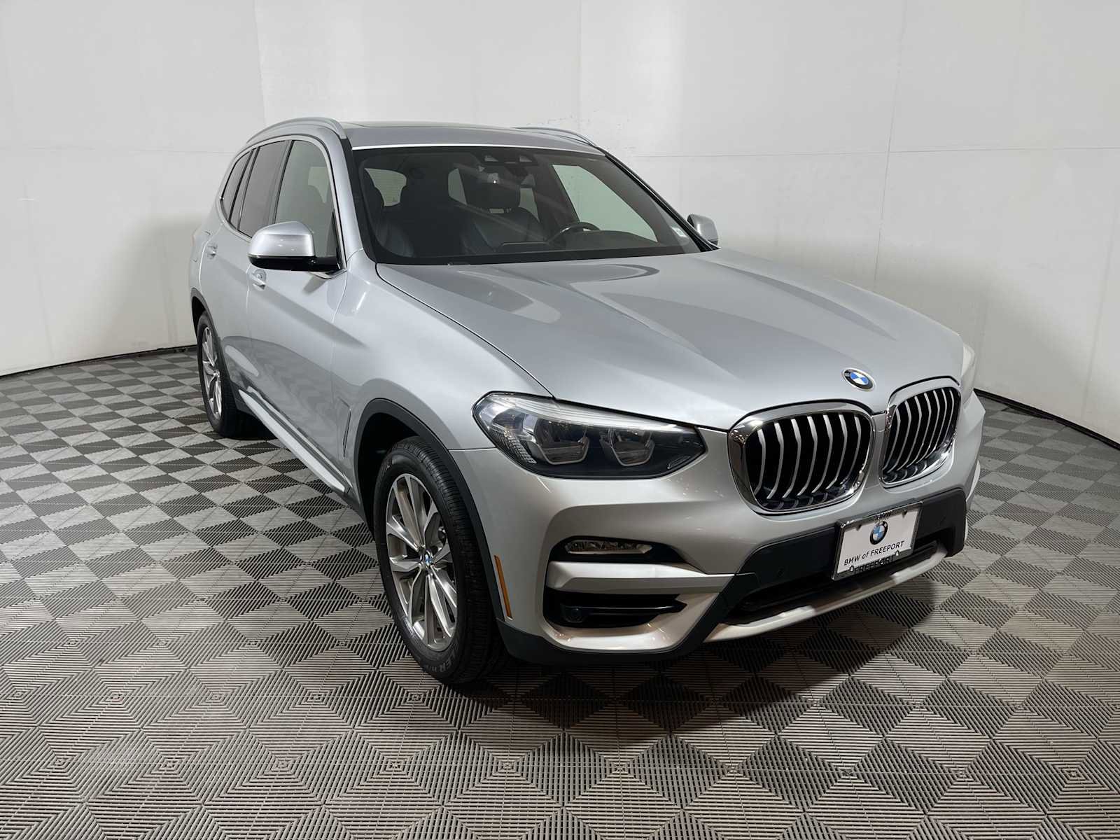 Used 2019 BMW X3 xDrive30i w/ Driving Assistance Package image 2
