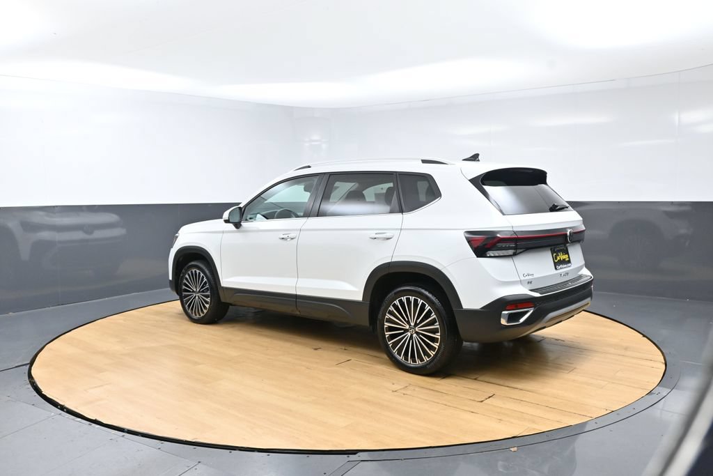 Used 2025 Volkswagen Taos SE FWD image 44