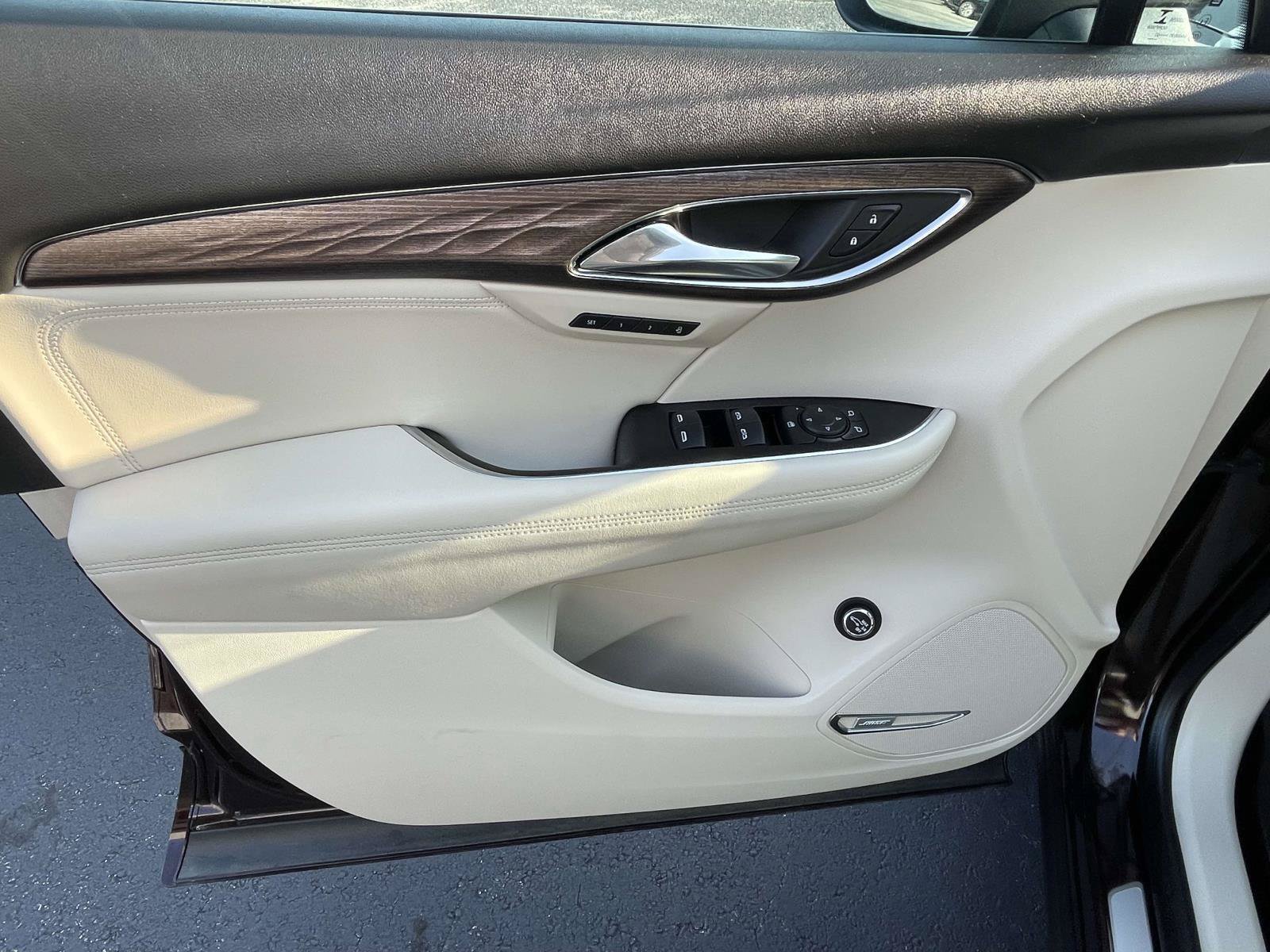 Certified 2021 Buick Envision Avenir w/ Technology Package II AWD/4WD image 19