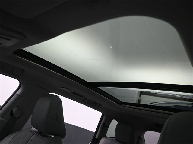 Used 2024 Toyota Highlander Platinum image 6