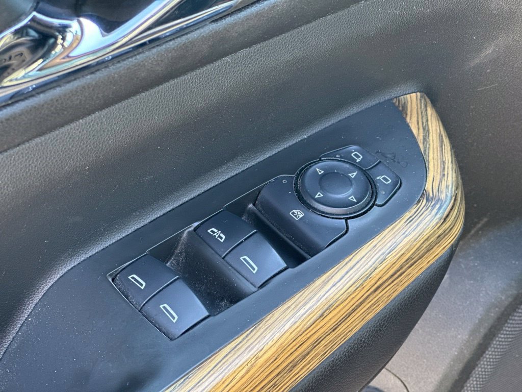 Used 2017 GMC Acadia Denali w/ Technology Package FWD image 17
