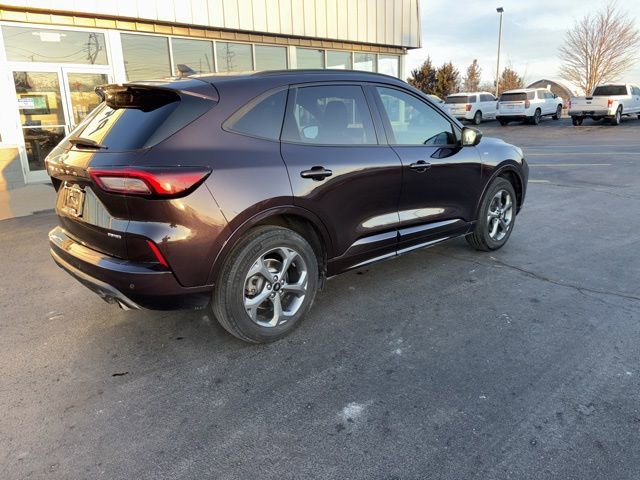Certified 2023 Ford Escape ST-Line w/ Tech Pack #1 AWD/4WD image 3