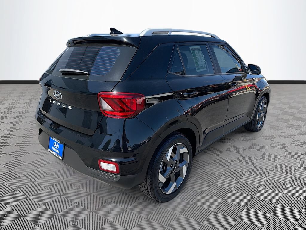 Used 2022 Hyundai Venue SEL w/ Cargo Package FWD image 7