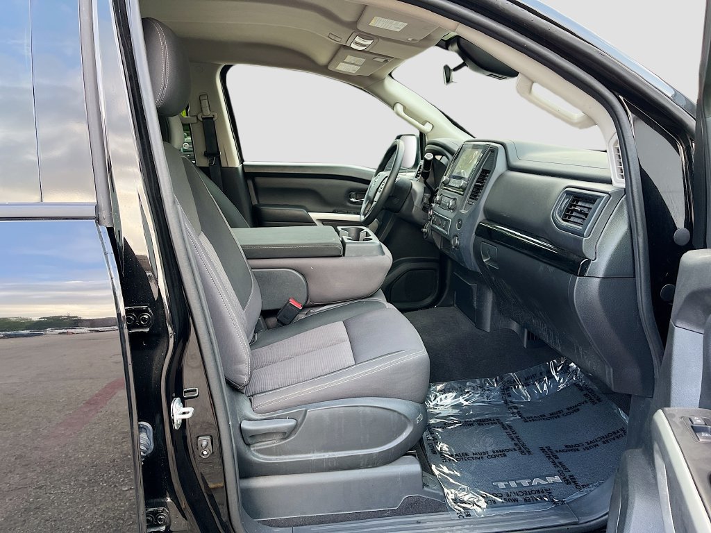 Used 2024 Nissan Titan SV AWD/4WD image 25