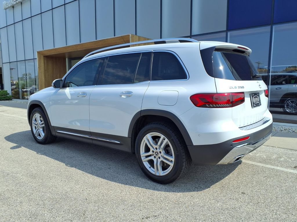 Used 2021 Mercedes-Benz GLB 250 4MATIC image 4