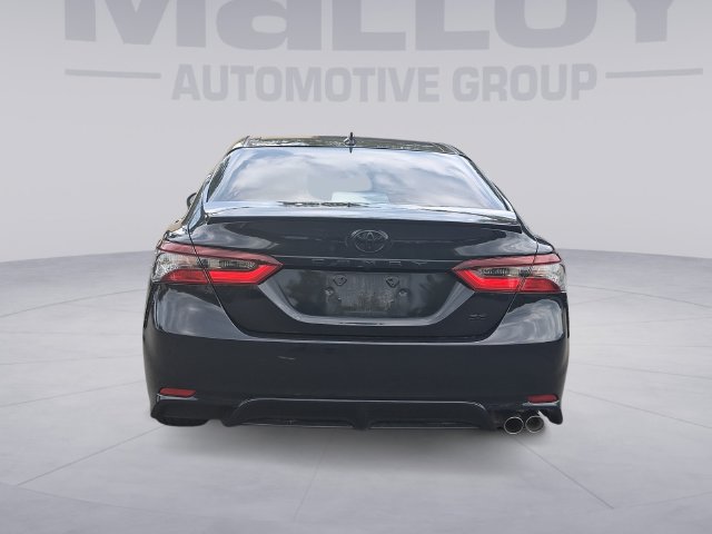 Used 2023 Toyota Camry SE FWD image 4