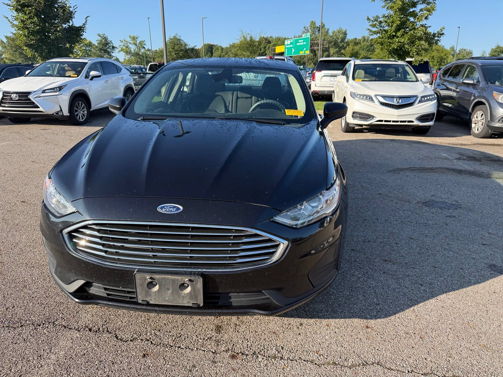 Used 2019 Ford Fusion SE FWD image 2