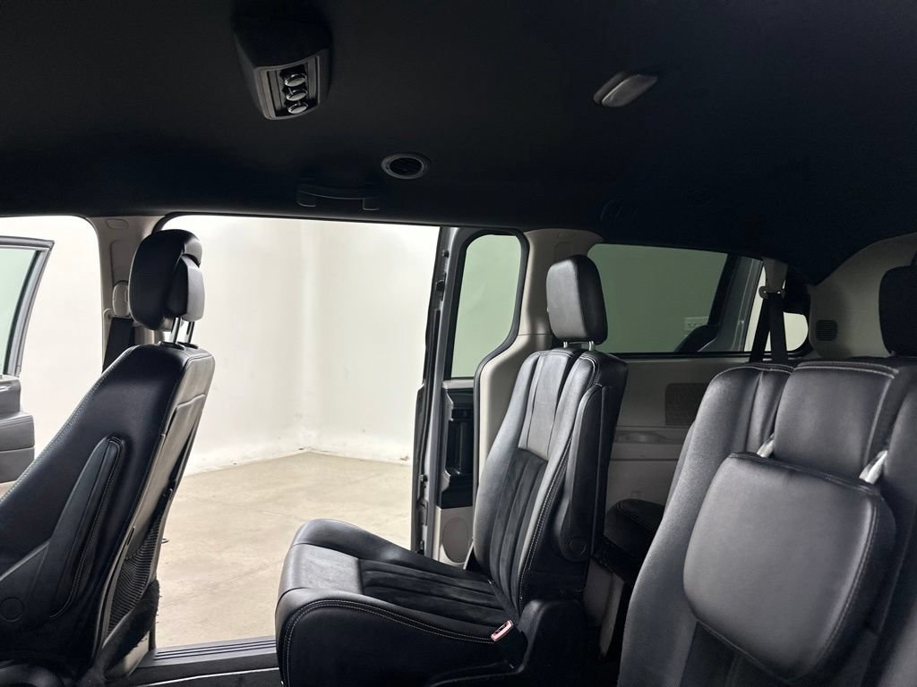 Used 2017 Dodge Grand Caravan SXT FWD image 27