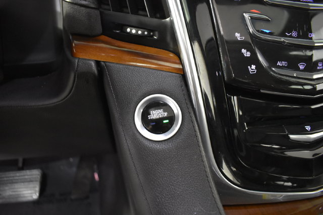 Used 2017 Cadillac Escalade Premium Luxury AWD/4WD image 19