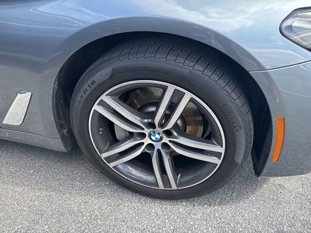 Used 2021 BMW 530i xDrive w/ Premium Package image 5