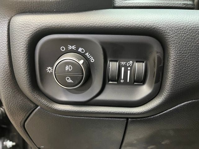 New 2026 RAM 2500 Laramie AWD/4WD image 15