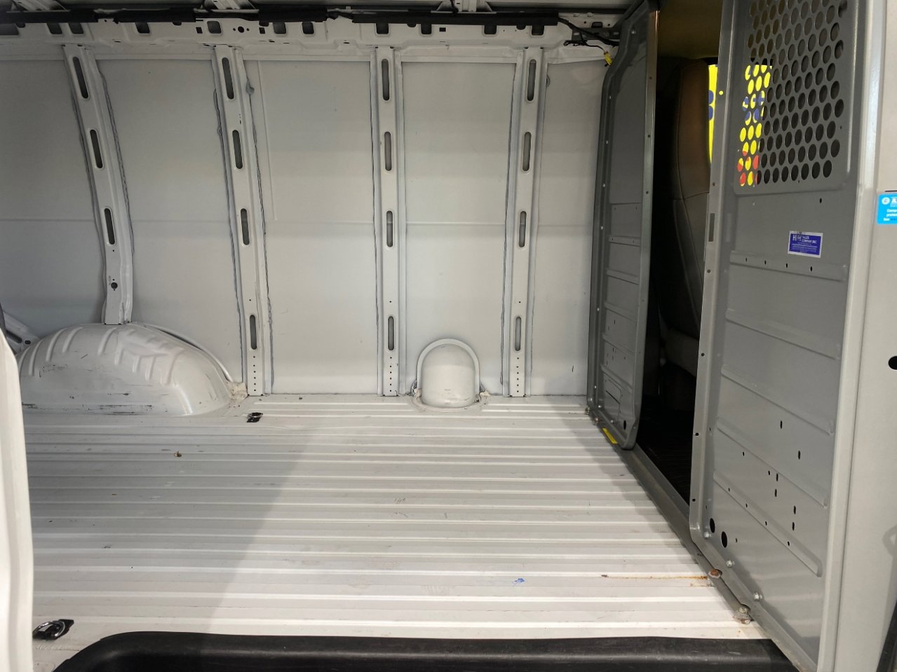 Used 2022 GMC Savana 2500 image 18