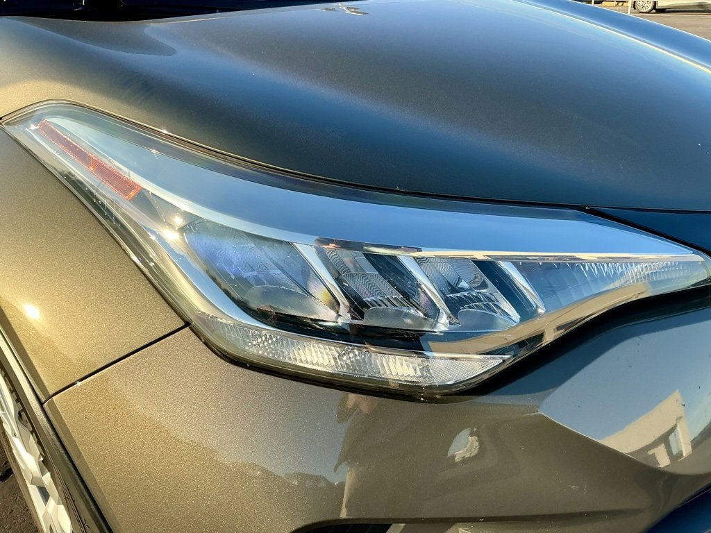 Used 2021 Toyota C-HR LE image 8