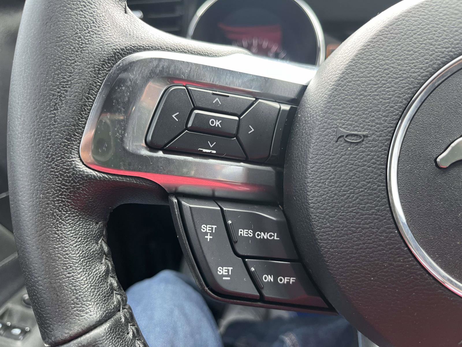 Used 2017 Ford Mustang Coupe RWD image 19