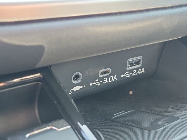 Used 2025 Subaru Outback Premium AWD/4WD image 16