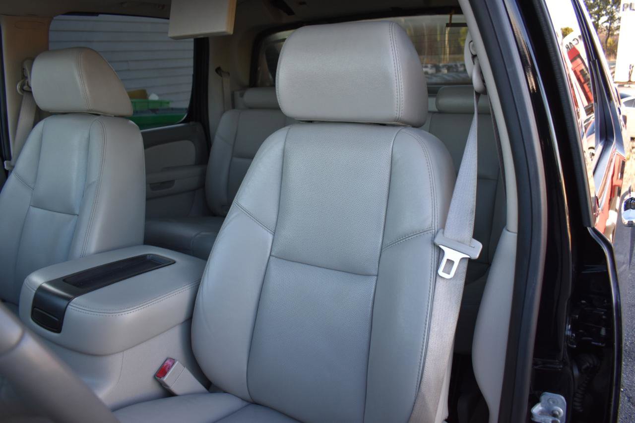 Used 2009 Chevrolet Avalanche LTZ image 22