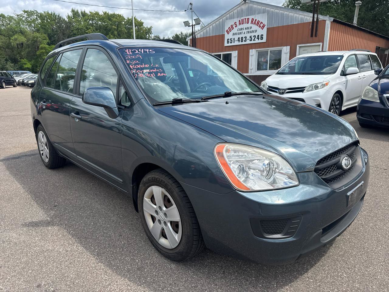 Used 2009 Kia Rondo LX FWD image 3