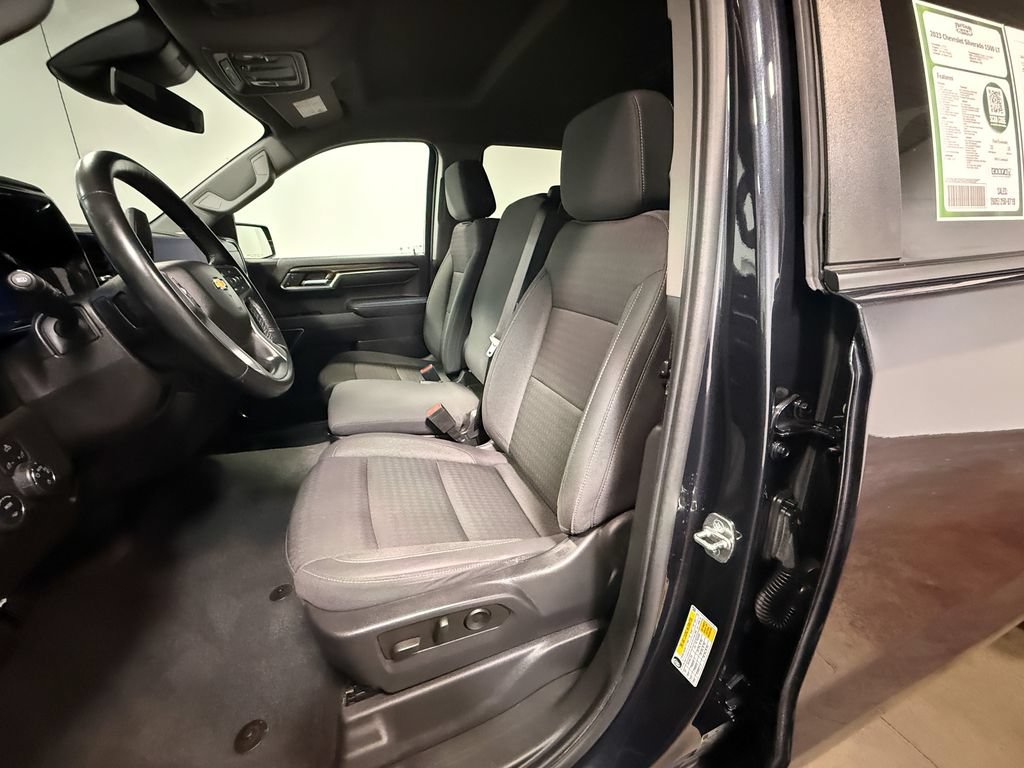 Used 2023 Chevrolet Silverado 1500 LT AWD/4WD image 12