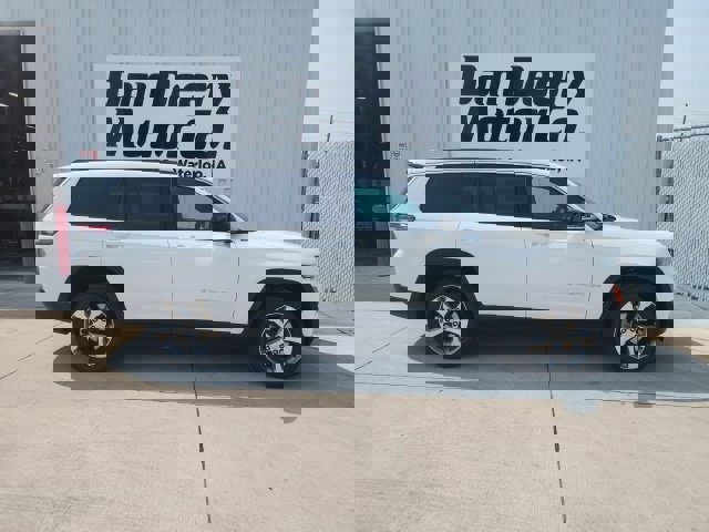 New 2025 Jeep Grand Cherokee L Limited w/ Trailer Tow Package image 13