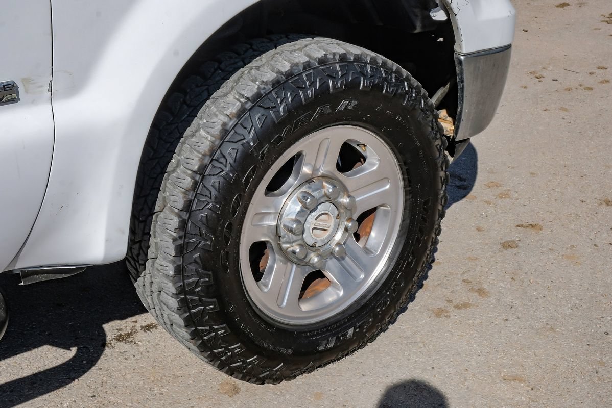 Used 2005 Ford F250 XL image 56