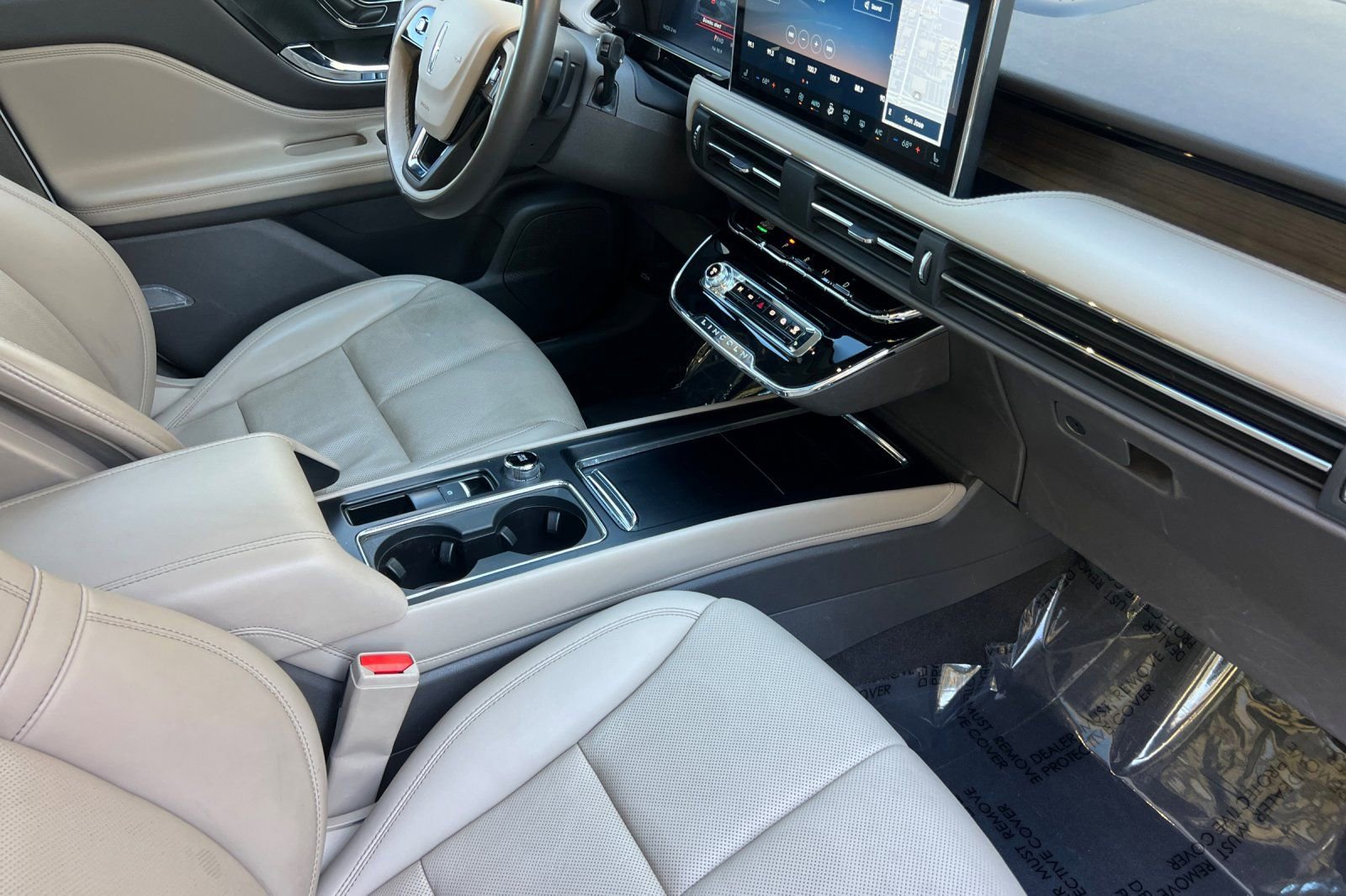 Used 2024 Lincoln Corsair Grand Touring image 16