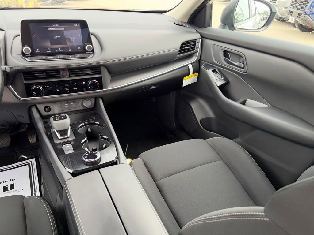 Used 2025 Nissan Rogue S image 22