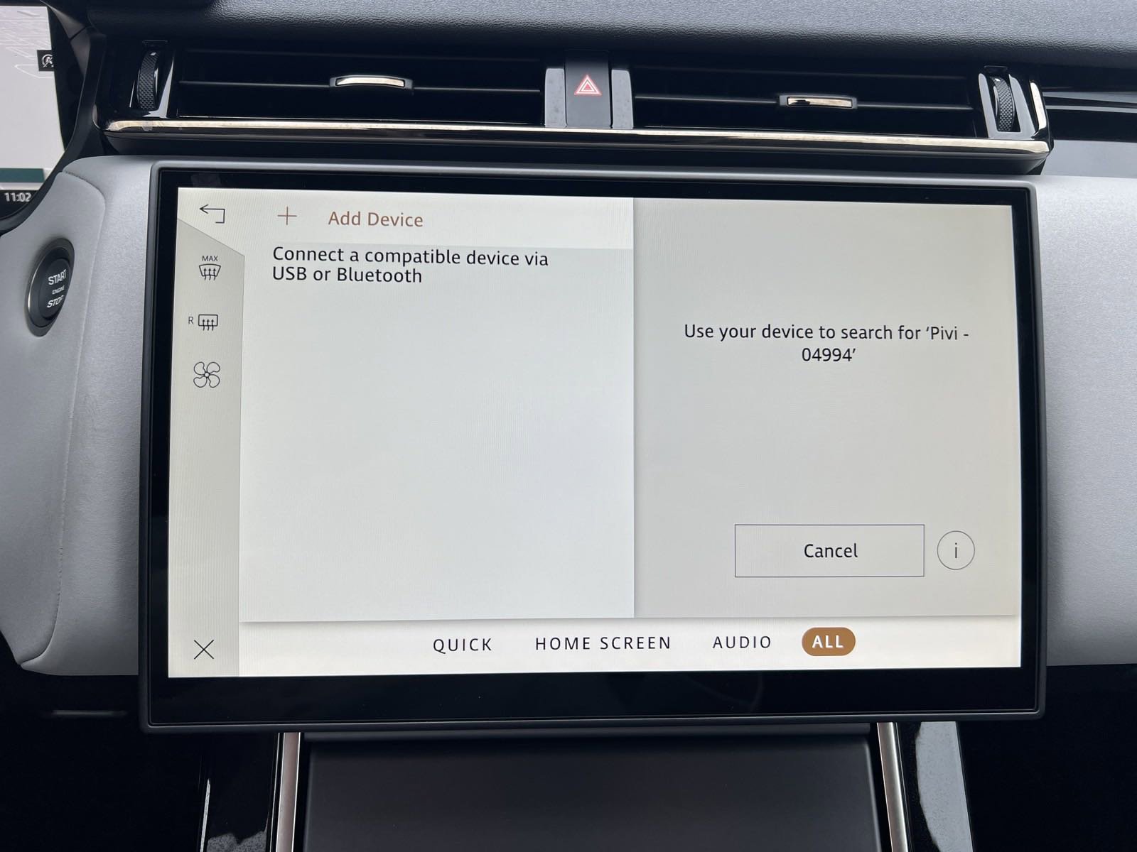 New 2025 Land Rover Range Rover Velar Dynamic SE image 17