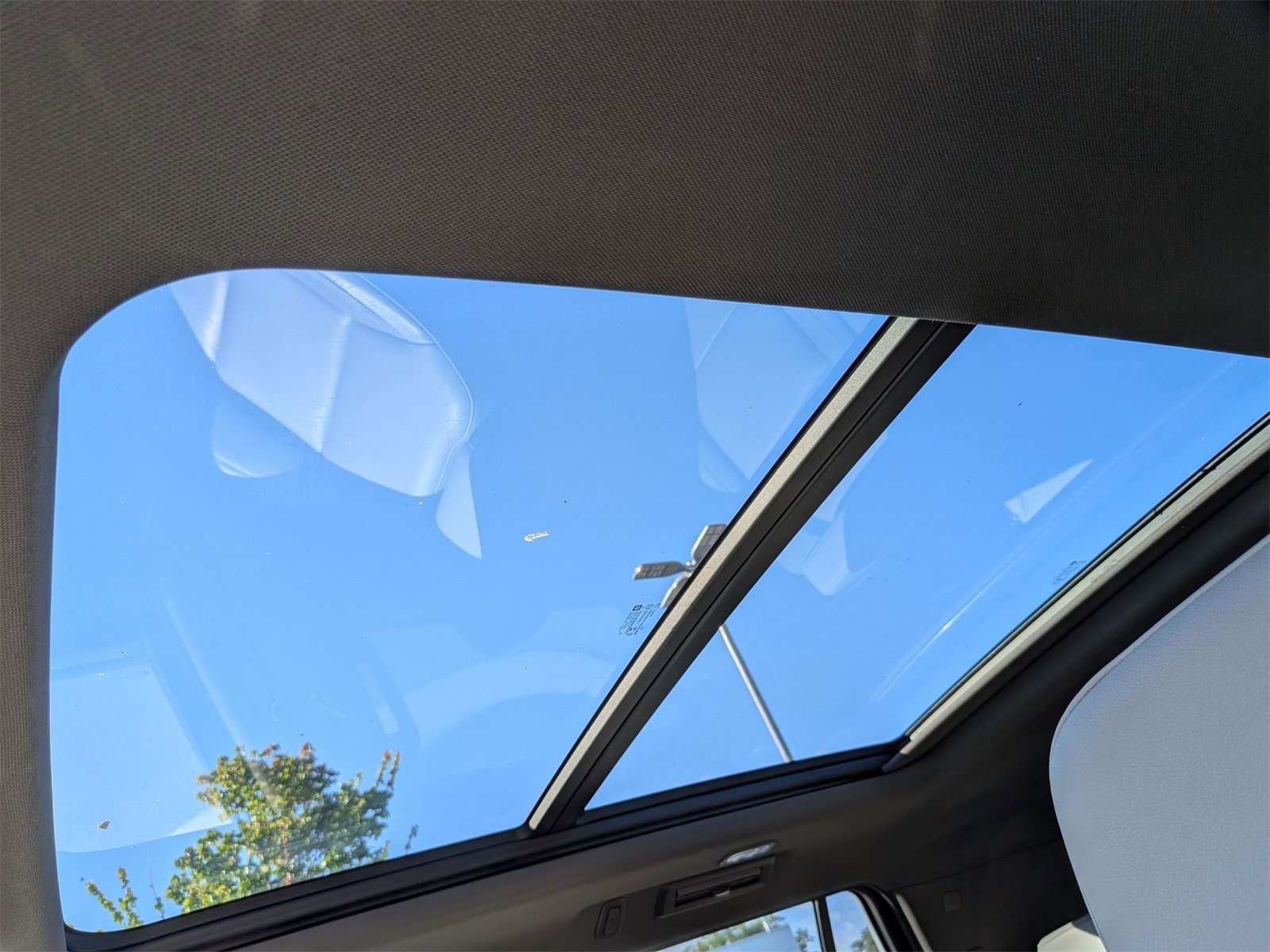 Used 2021 Chevrolet Tahoe LT w/ LT Signature Package image 26