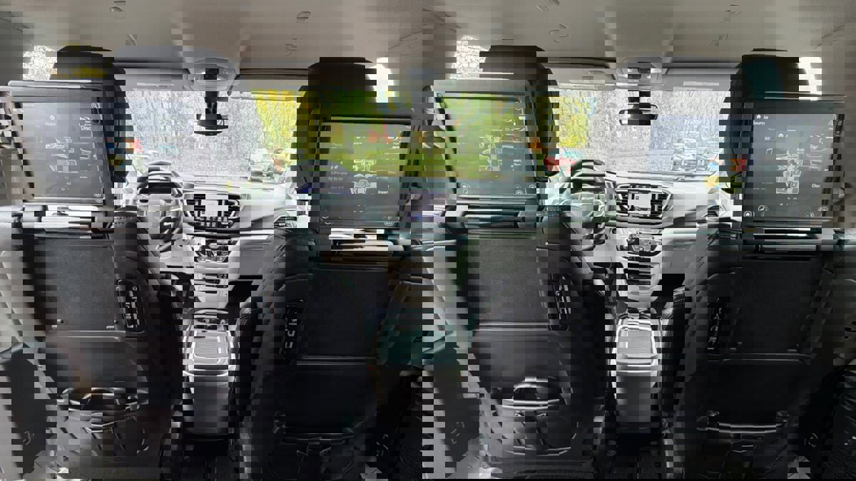 Used 2020 Chrysler Pacifica Touring-L Plus image 39