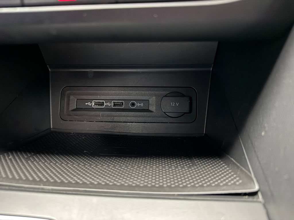 Used 2020 Volkswagen Atlas Cross Sport SE AWD/4WD image 18