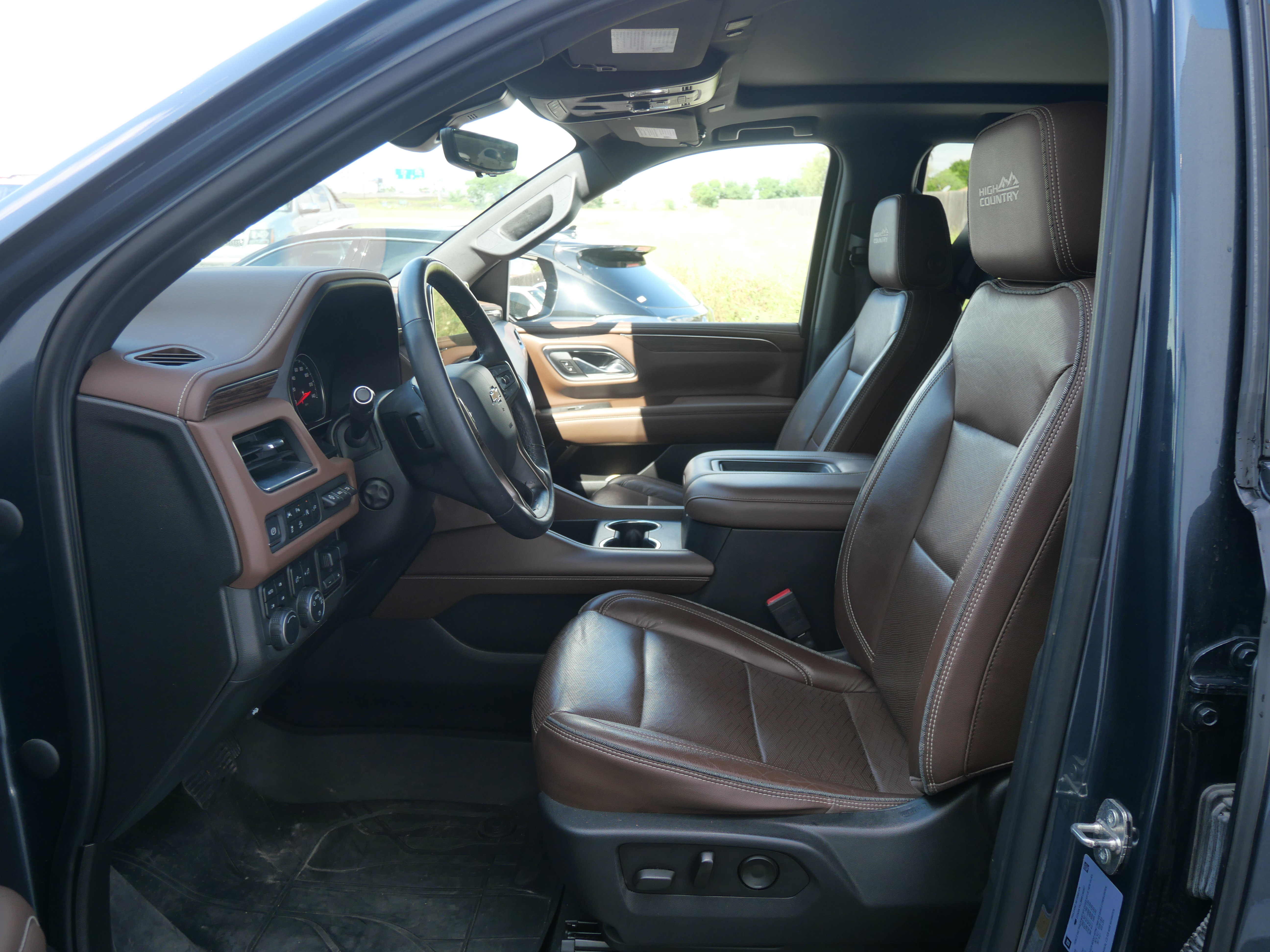 Used 2021 Chevrolet Tahoe High Country w/ Premium Package image 8