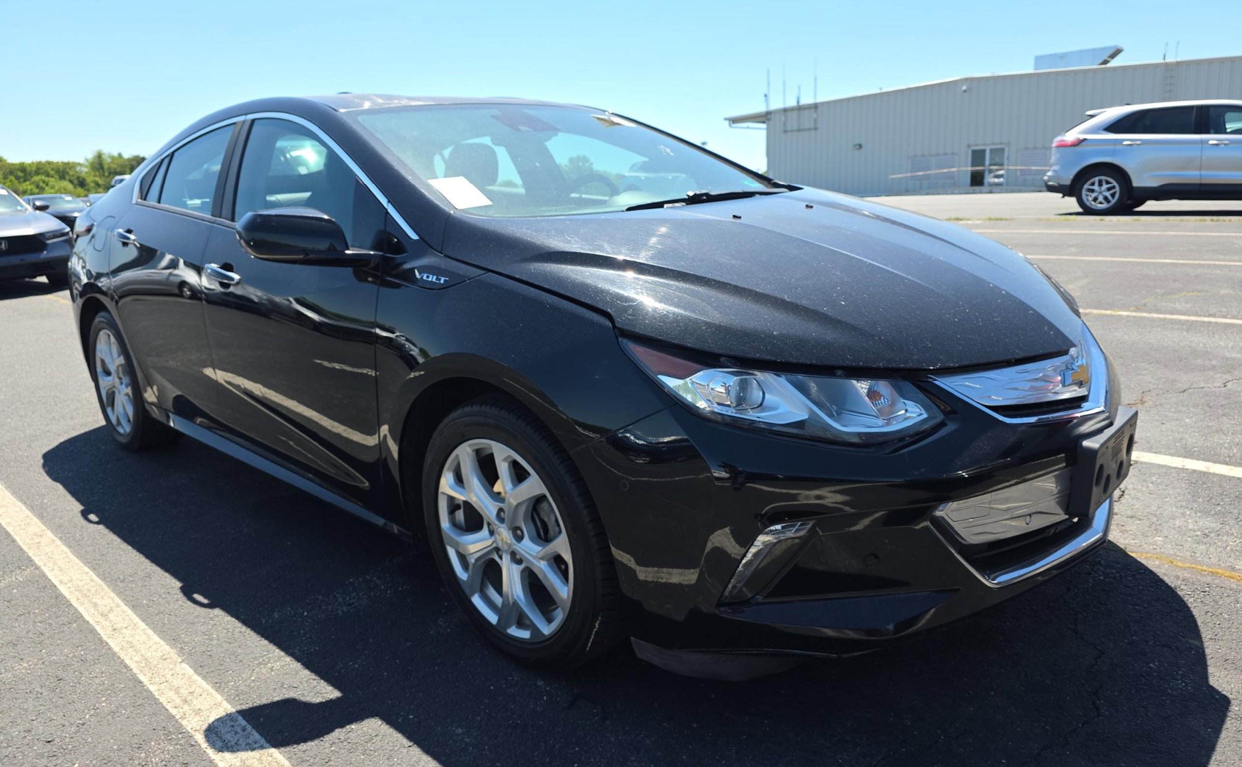 Used 2016 Chevrolet Volt Premier w/ Driver Confidence Package FWD image 3
