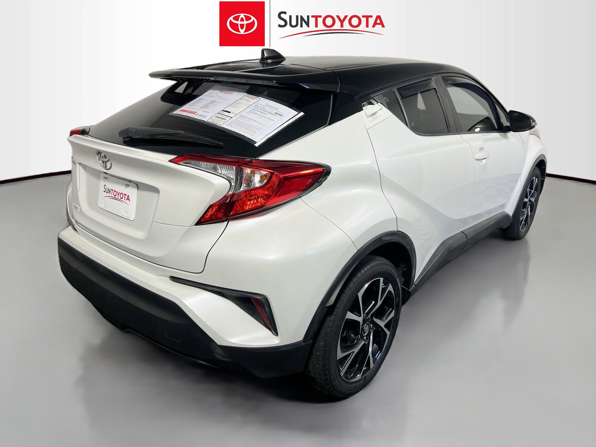 Used 2019 Toyota C-HR XLE image 4