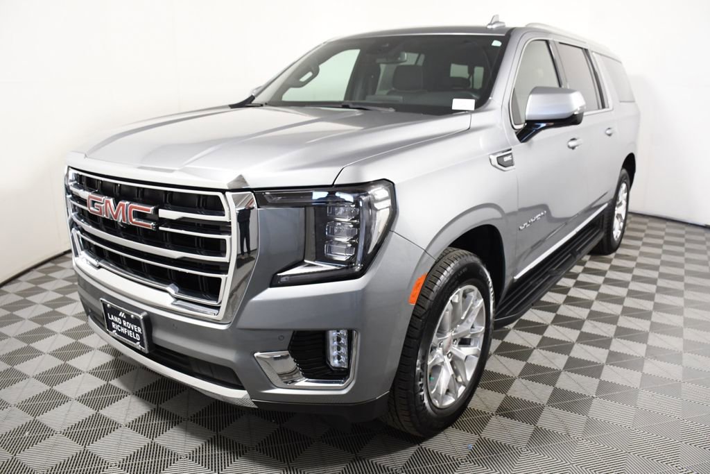 Used 2023 GMC Yukon XL SLT w/ SLT Premium Package image 1