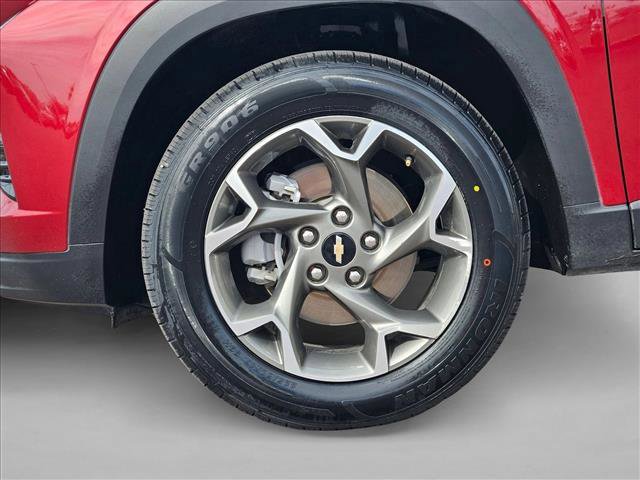 Used 2025 Chevrolet Trax LT w/ LT Convenience Package FWD image 27